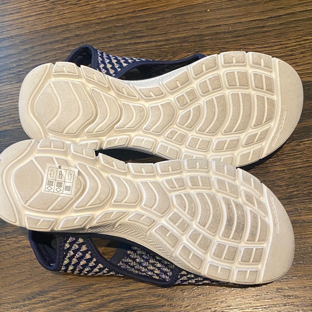 Skechers Women's Blue and White Slip-On Sandals size 8 - Picture 3 of 5